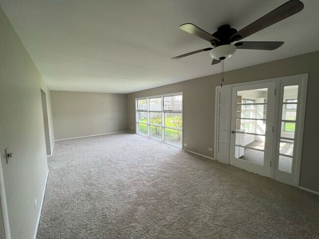 Foto del edificio - 3 Bedroom Home in Wheaton