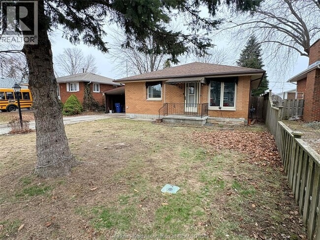 Building Photo - 40 Dauw Ave
