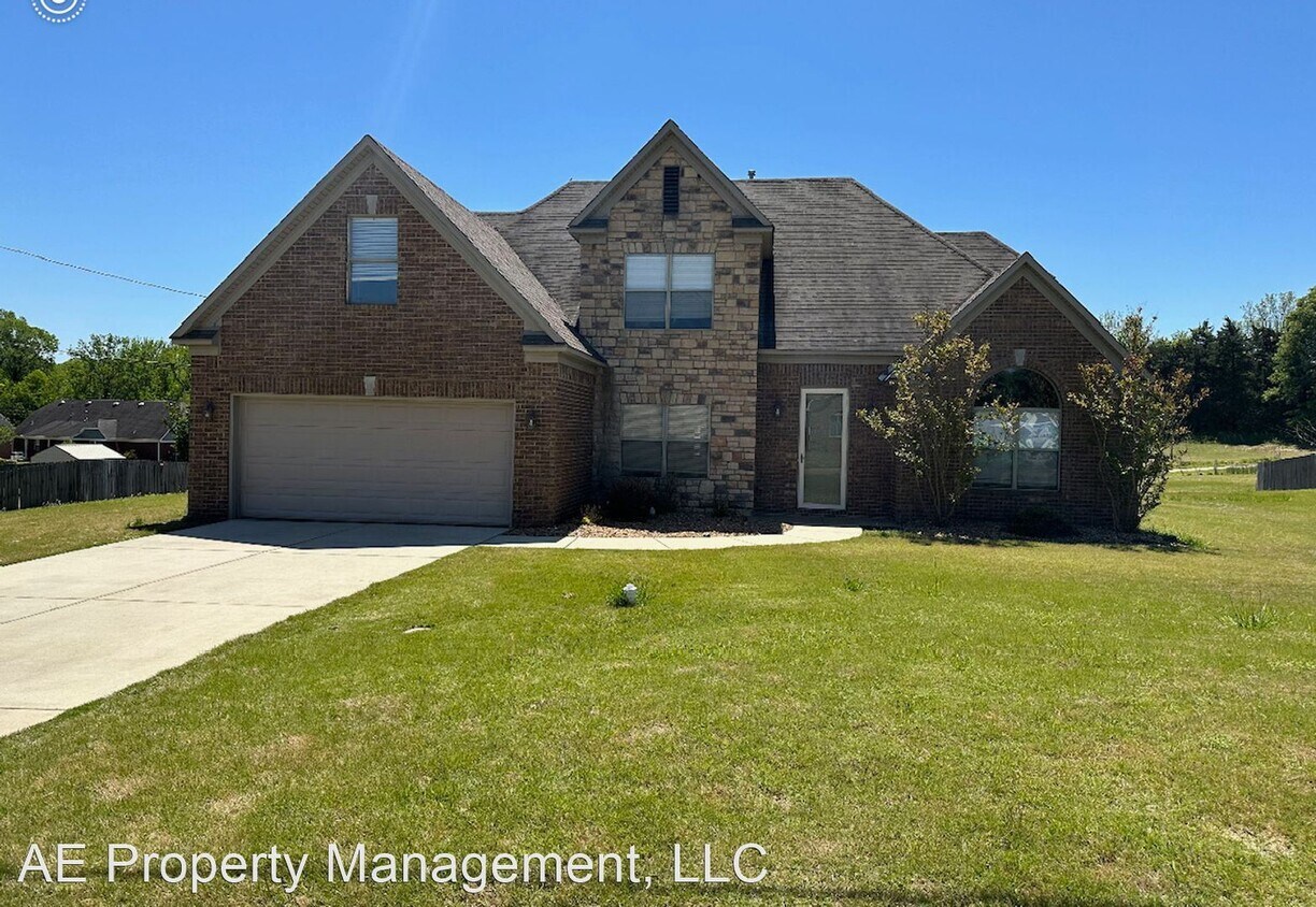 Foto principal - 4 br, 2.5 bath House - 71 Darlington Drive