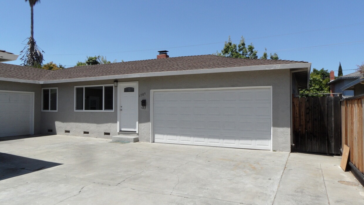 Primary Photo - Foxworthy Avenue 1705/1707