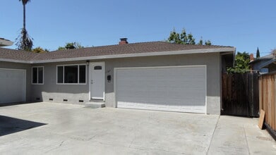 Building Photo - 1705 Foxworthy Ave