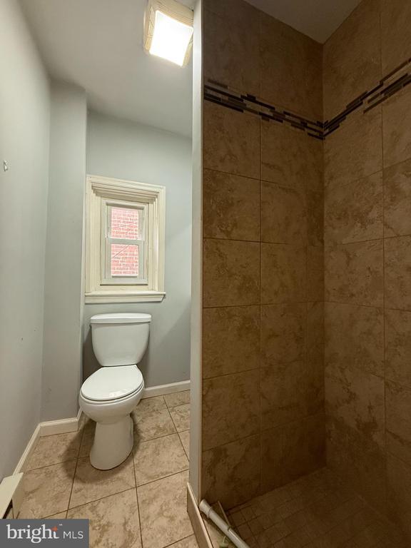 Building Photo - 3258 N Park Ave