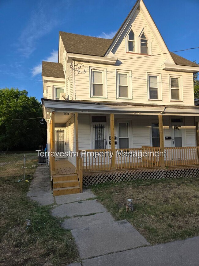Foto del edificio - 321-323 South 5th Street
