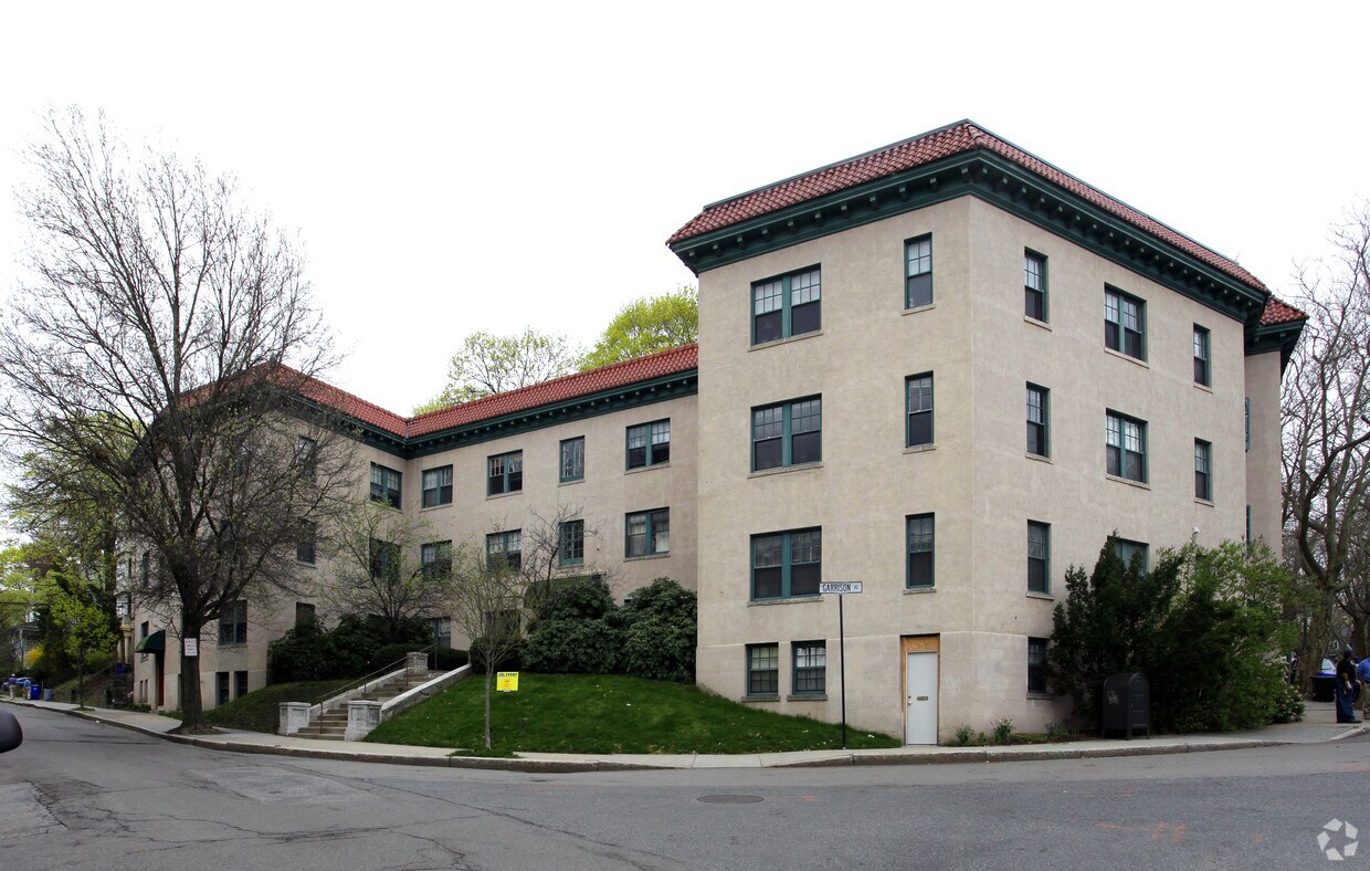 Primary Photo - Tri-Corner