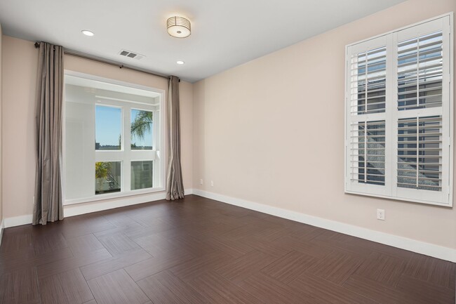 Building Photo - Resort Style 2B Townhome in Origen at Civi...