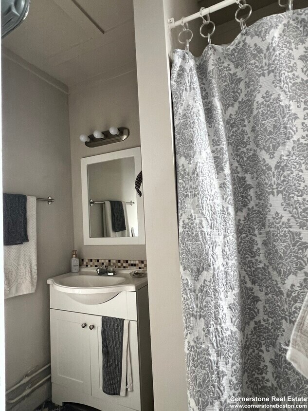 Foto del edificio - 65 Burbank St