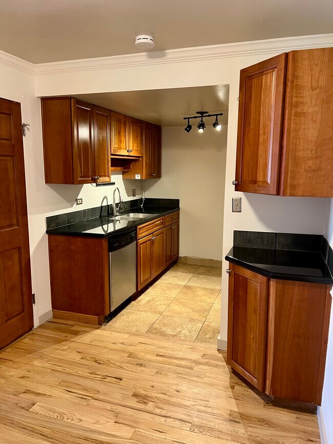 Foto del edificio - 4600 E Asbury Cir