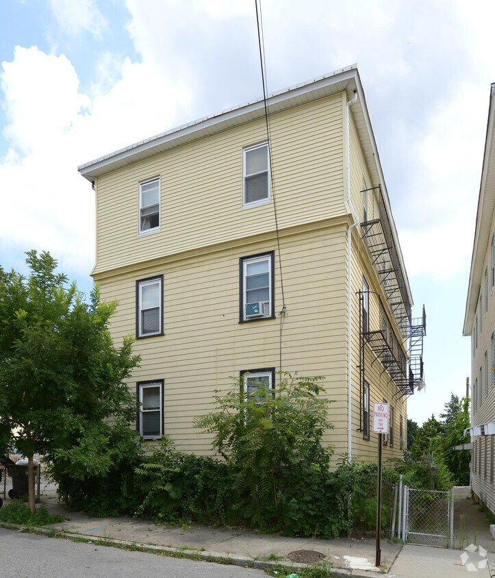 49 Marietta St, Providence, RI 02904 Apartments in Providence, RI