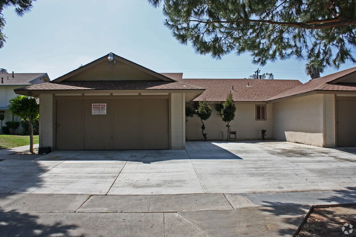 Building Photo - 14602 Carfax Dr
