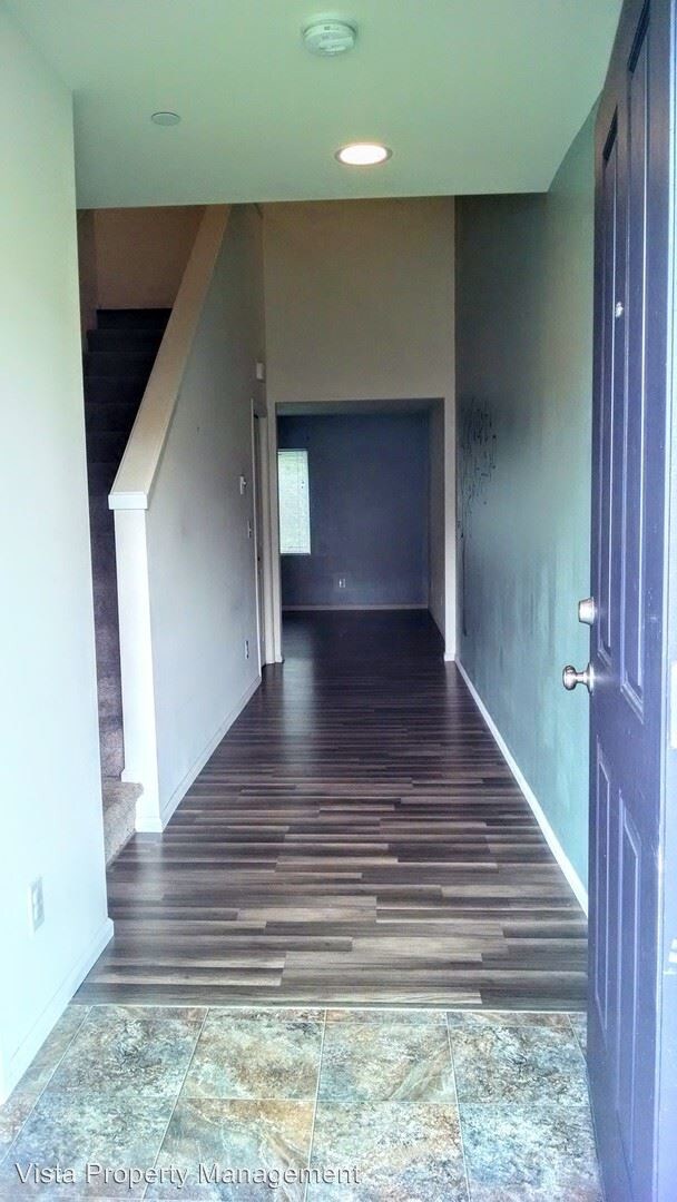 Building Photo - 4 br, 2.5 bath House - 7518 Brianna Ct. SE