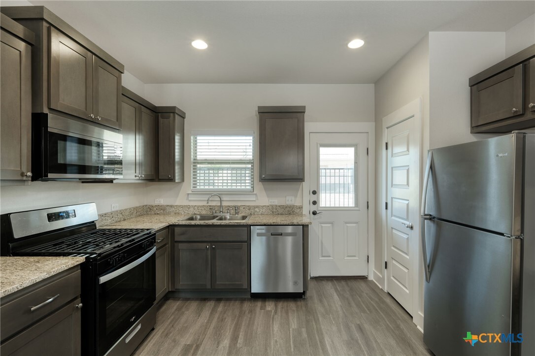 Foto del edificio - 1300 Black Locust Drive West