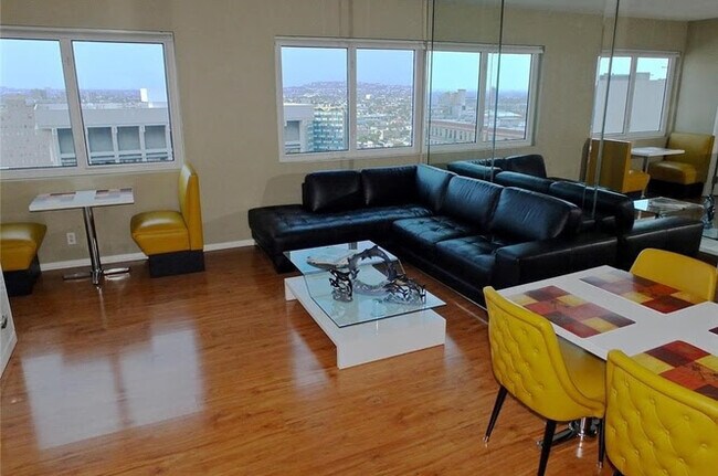 Foto del edificio - 525 E Seaside Way