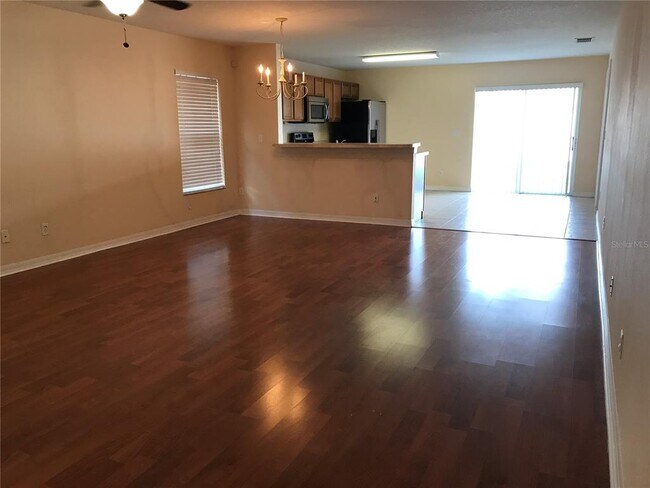 Foto del edificio - 912 Windrose Dr