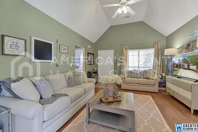 Foto del edificio - DEPOSIT PENDING! Home for rent in Forest L...