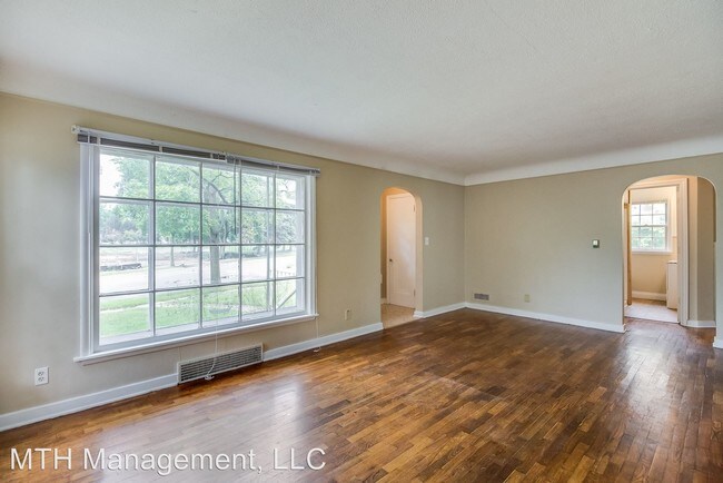 Building Photo - 310 Collingwood Dr