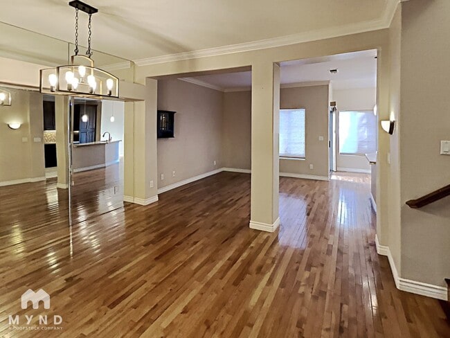 Foto del edificio - 5117 Renaissance Ave