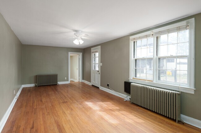 Foto del edificio - 124 Washington Rd