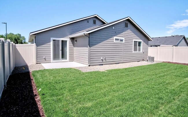 Building Photo - Beautifully Maintained Single-Family Home ...