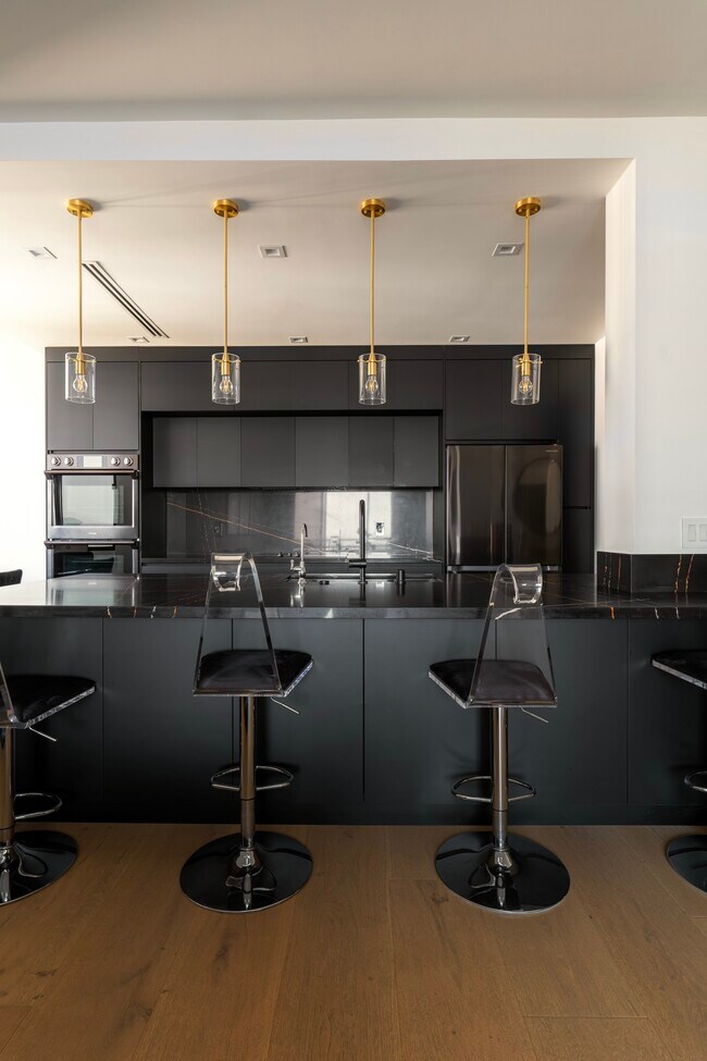 Foto del edificio - 343 Pioneer Dr