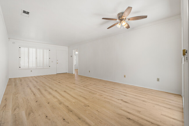 sala de estar - 4753 Canterbury Ct