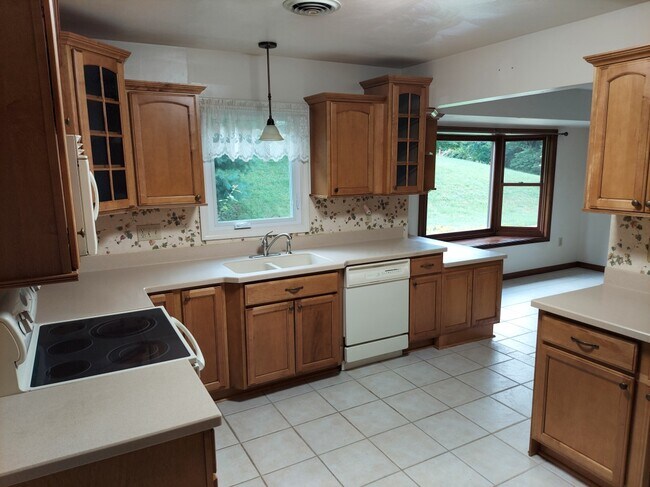 Foto del edificio - 20 Cedar Ridge Dr