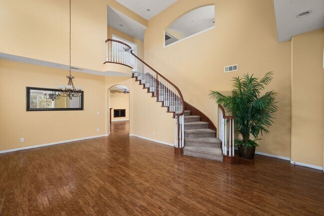 Building Photo - 14964 Pepperdine Dr