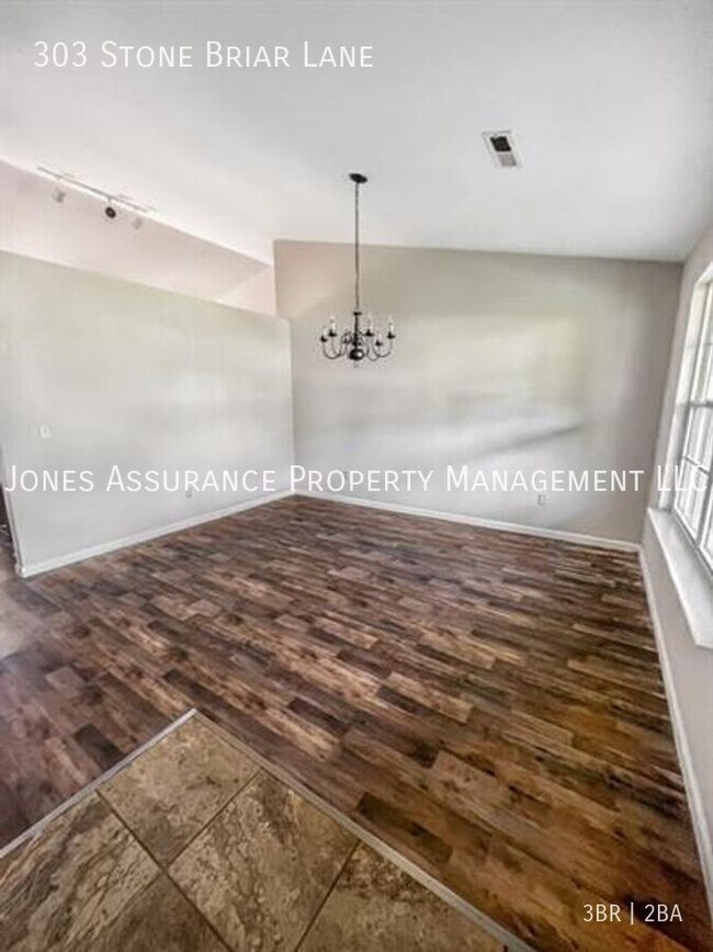 Building Photo - 303 Stone Briar Lane-