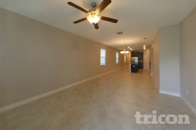 Building Photo - 9735 Ivory Dr