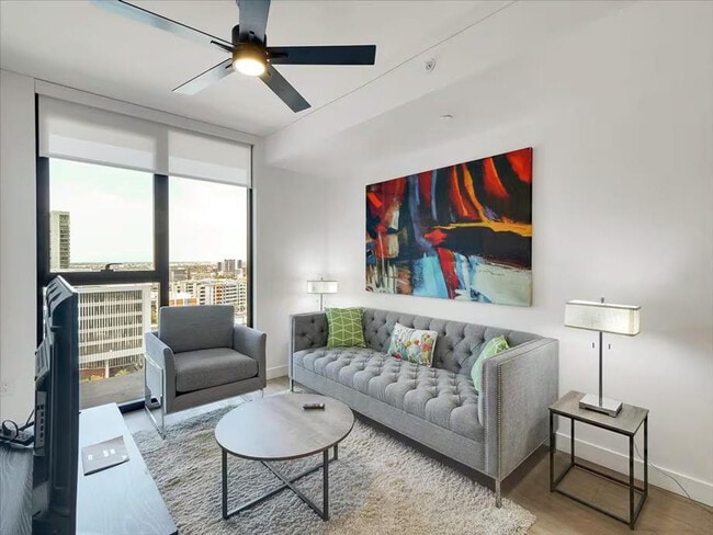 Building Photo - 817 N 6th St