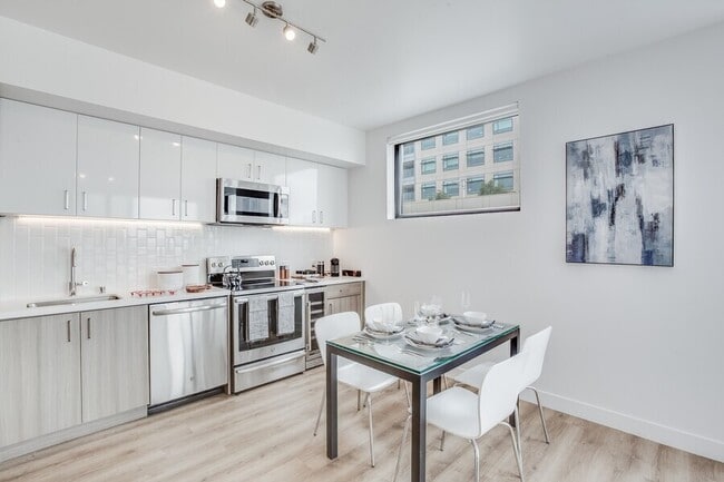 Building Photo - 601 Tennessee St