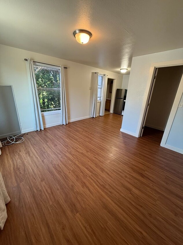 Foto principal - 2439 Sherman Ave