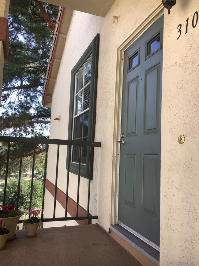 Building Photo - 10884 Sabre Hill Dr