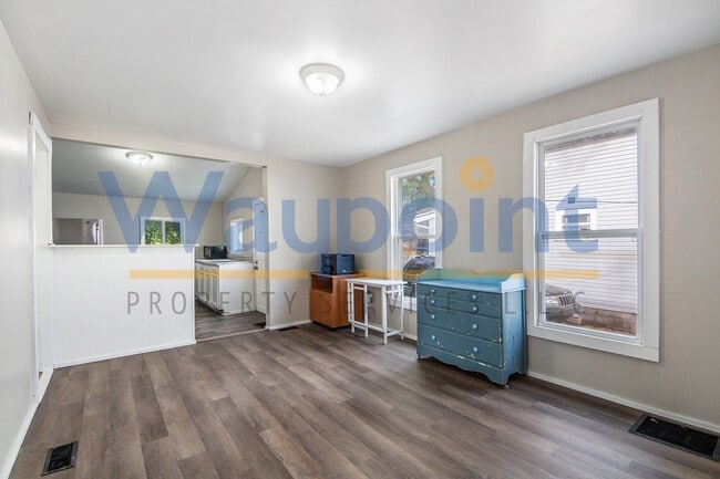 Building Photo - 19 Vandenberg Pl SE