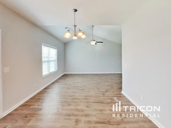 Foto del edificio - 917 Stokewood Pl