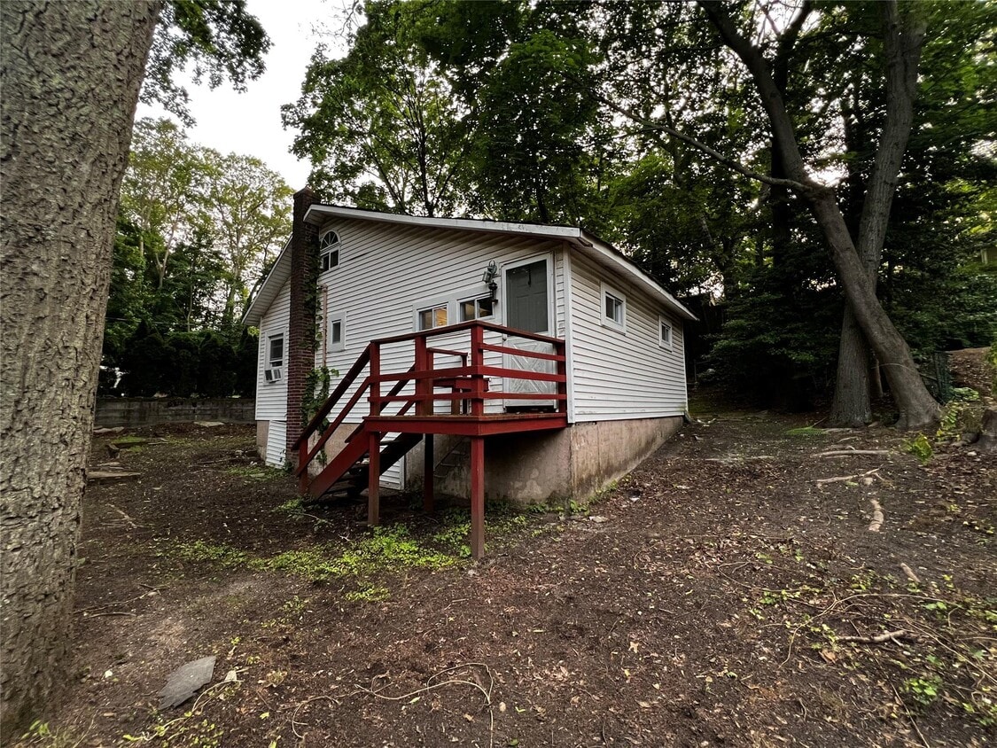 Building Photo - 37 Rosewood Rd