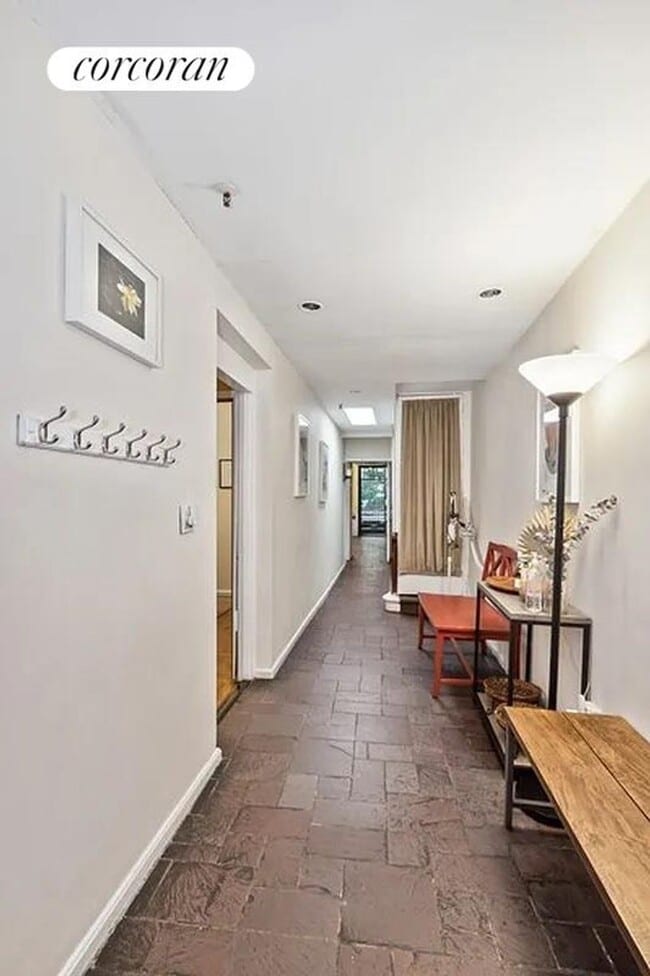 Building Photo - 118 E 37th St