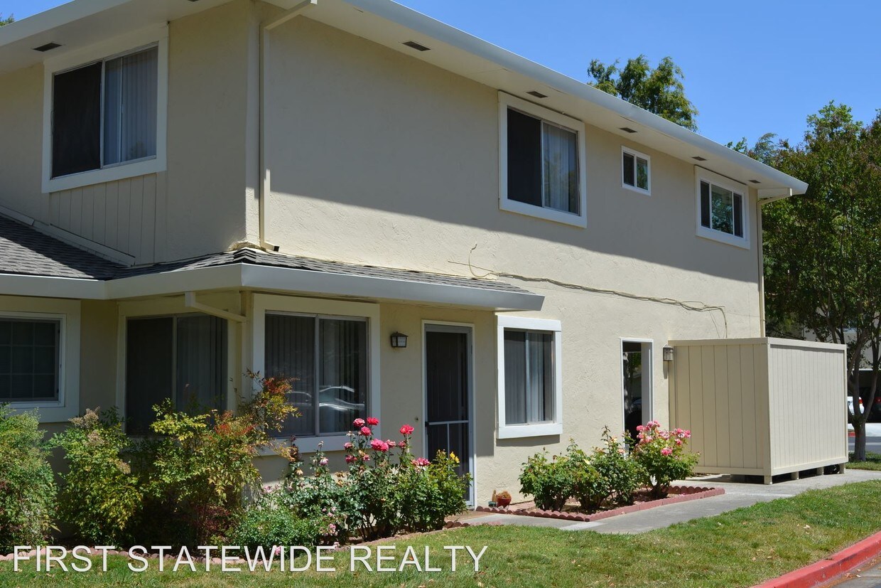 Primary Photo - 2 br, 1 bath House - 2340 Samaritan Place #3