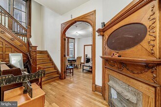 Building Photo - 4011 Pine St