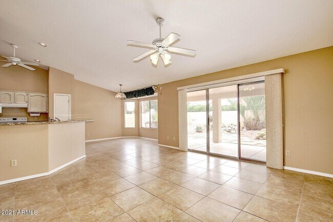 Building Photo - 10613 E Halley Dr
