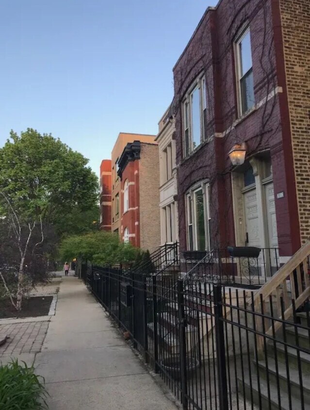 Primary Photo - 2013 W Huron St