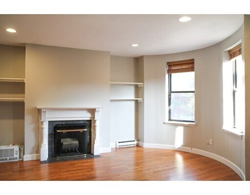 Building Photo - 5 Albemarle St