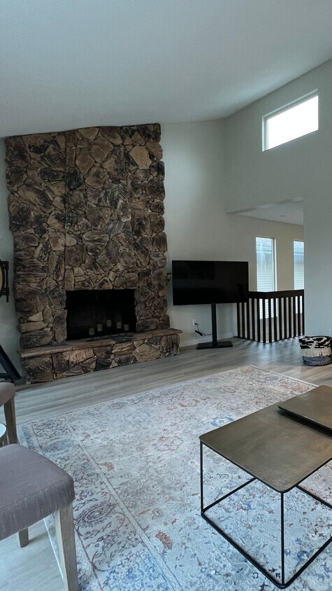 Primary Photo - 446 6th St W