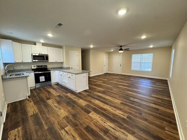 Foto del edificio - 708 Forrest St