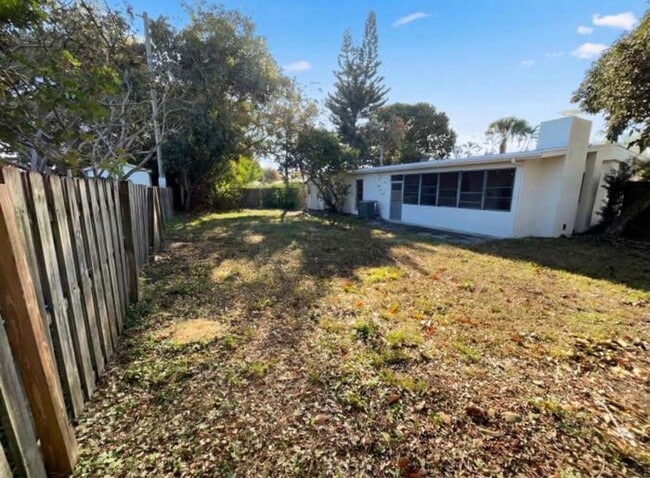 Foto del edificio - 141 SE Calmoso Dr