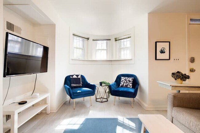 reading nook - 1441 W St NW