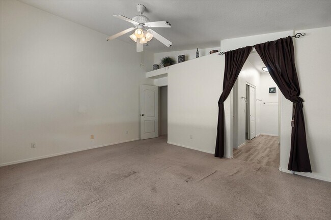 Foto del edificio - 7646 E Covina St