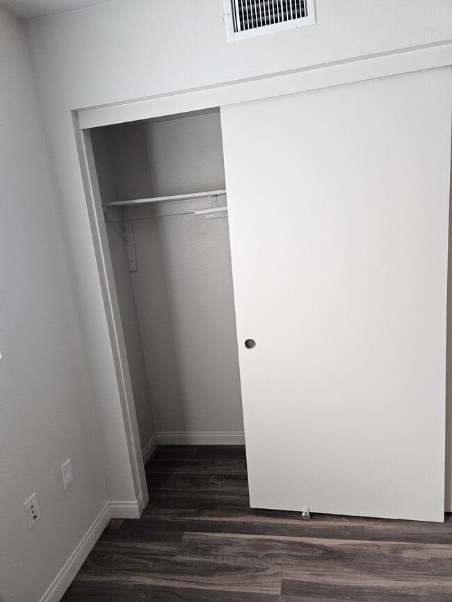 Dormitorio 1 - Arminta Square Apartments