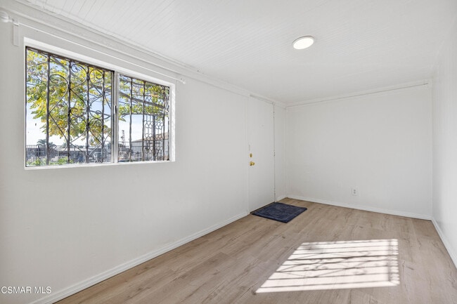 Building Photo - 11018 Sutter Ave