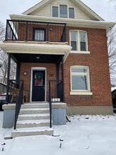Building Photo - 14 Perry St