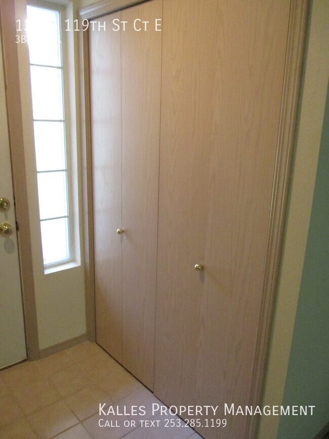 Building Photo - Beautiful 3 Bed 2 Bath Duplex in Puyallup